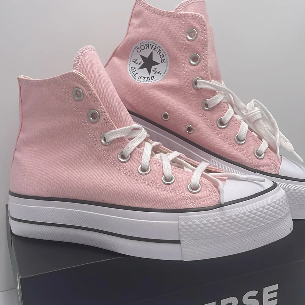 Converse WMNS A06507F CTAS LIFT HI DONUT GLAZE/WHITE/BLACK Platforms Sneakers